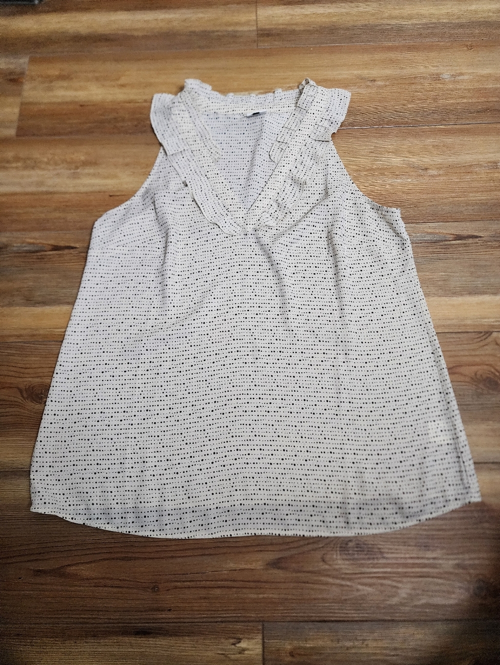 Cabi Top Women's M Beige Black Ruffle Sleeveless - Picture 6 of 8